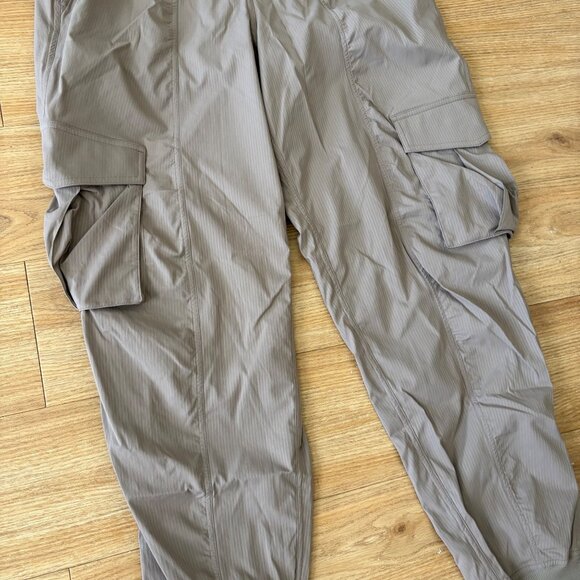 Lululemon Athletic Dance Studio Relaxed Fit MR Cargo Joggers Taupetastic Size M - Picture 4 of 8